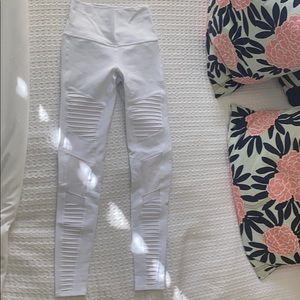 White alo leggings